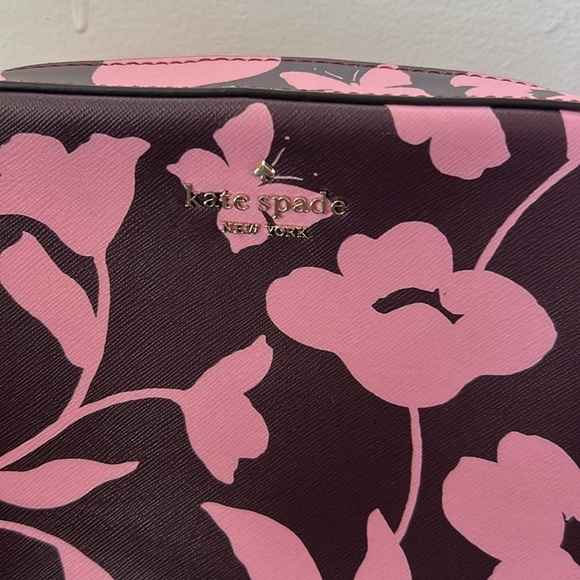 Kate Spade New York Newbury Garden Vine Pink Cammie Crossover Bag - Picture 2 of 6